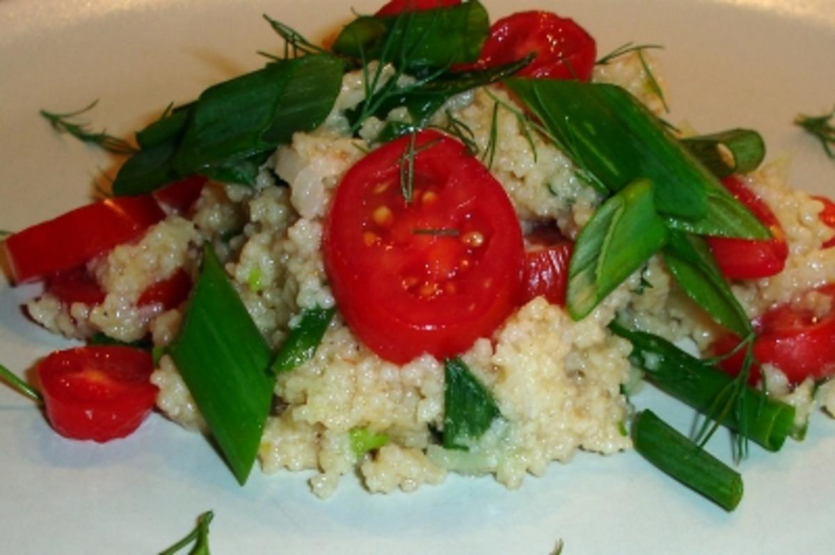 Couscous-Salat mit Tomaten und Frühlingszwiebeln - Rezept - kochbar.de