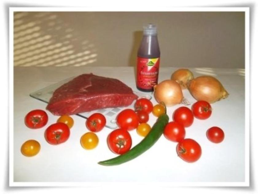 Rindergulasch zart und würzig mit „Balsamissimo cremig mild mit ... Rindergulasch zart und würzig mit „Balsamissimo cremig mild mit ...