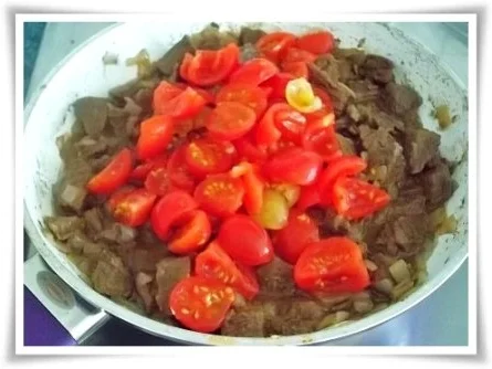 Rindergulasch zart und würzig  mit „Balsamissimo cremig mild mit Preiselbeeren“ verfeinert - Rezept - Bild Nr. 15