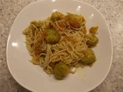 Rosenkohl und Karotten süßsauer mit Nudeln - Rezept