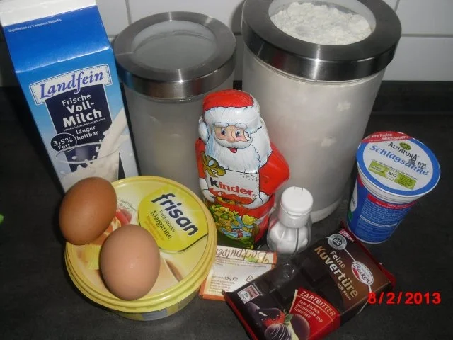 Schoko-Cupcakes mit Schokocreme und Schokostreuseln, - Rezept - Bild Nr. 3