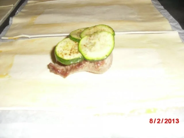Schweinefilet-Taler mit Zucchini in Blätterteig-Tasche, - Rezept - Bild Nr. 7