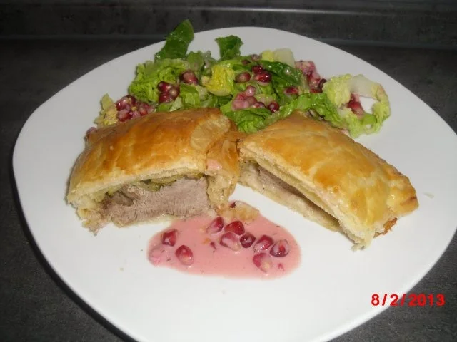 Schweinefilet-Taler mit Zucchini in Blätterteig-Tasche, - Rezept