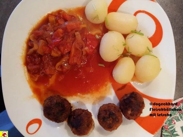 Fleischbällchen mit Letscho und Kartoffeln - Rezept - Bild Nr. 2