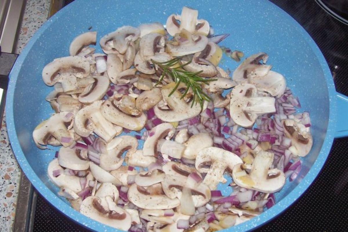 Pasta: Würziges Thunfisch-Feta-Pesto mit Balsamico-Champignons - Rezept - Bild Nr. 3