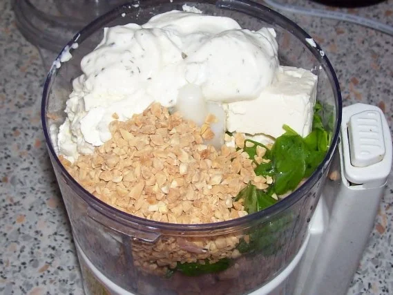 Rezept: Pasta: Würziges Thunfisch-Feta-Pesto mit Balsamico-Champignons Bild Nr. 5 Pasta: Würziges Thunfisch-Feta-Pesto mit Balsamico-Champignons - Rezept - Bild Nr. 5