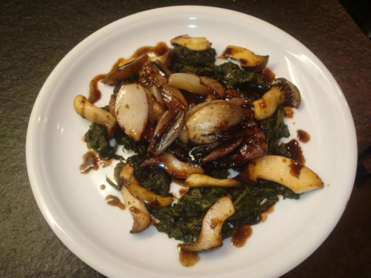 Gebratene Kalbsleber mit Äpfeln und Zwiebeln