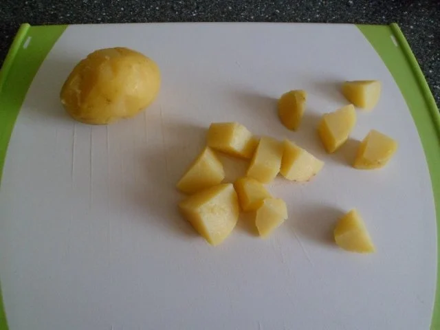 Rezept: Kartoffelsalat mit Räucherlachs und Sour Cream Bild Nr. 3 Kartoffelsalat mit Räucherlachs und Sour Cream - Rezept - Bild Nr. 3