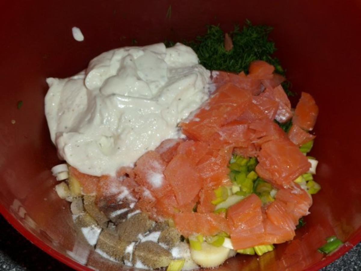 Kartoffelsalat mit Räucherlachs und Sour Cream - Rezept - Bild Nr. 7