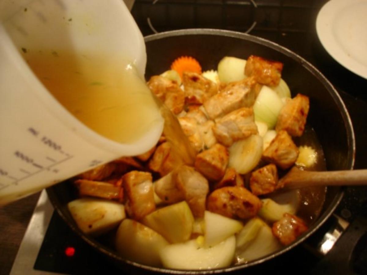 Schweinepfeffer mit Kümmelkartoffeln - einfach - von MausVoh