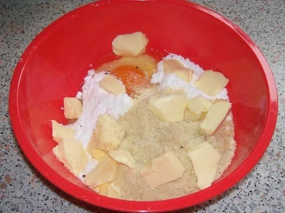 Torten/Kuchen: Pfirsich-Käse-Tarte mit Cassis-Guss - Rezept - Bild Nr. 2