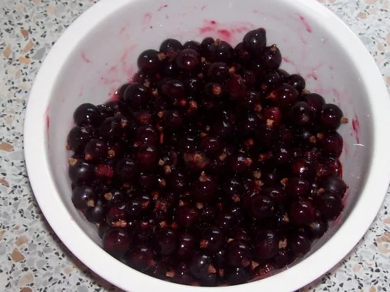 Torten/Kuchen: Pfirsich-Käse-Tarte mit Cassis-Guss - Rezept - Bild Nr. 13