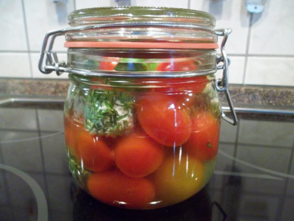 Marion's Eingelegte Tomaten mit Käsekugeln - Rezept - Bild Nr. 3