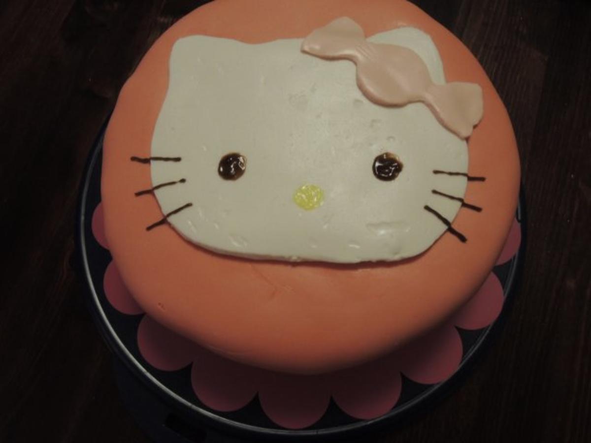 Bilder für Hello Kitty Torte (Oreo-Vanillecreme) - Rezept