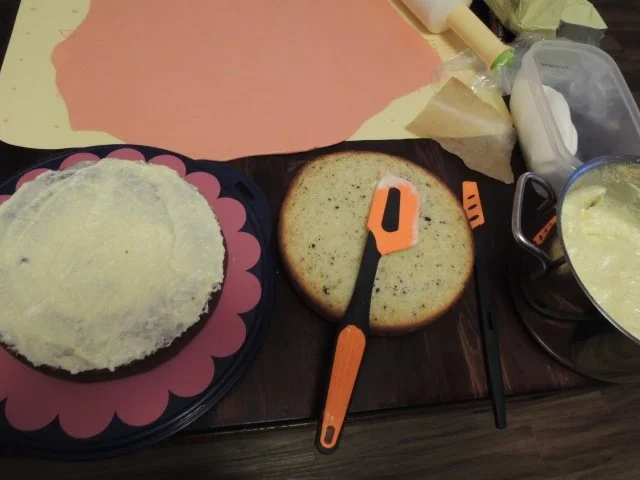 Rezept: Hello Kitty Torte (Oreo-Vanillecreme) Bild Nr. 4 Hello Kitty Torte (Oreo-Vanillecreme) - Rezept - Bild Nr. 4