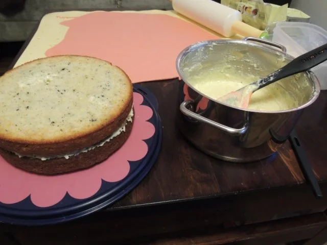 Rezept: Hello Kitty Torte (Oreo-Vanillecreme) Bild Nr. 5 Hello Kitty Torte (Oreo-Vanillecreme) - Rezept - Bild Nr. 5