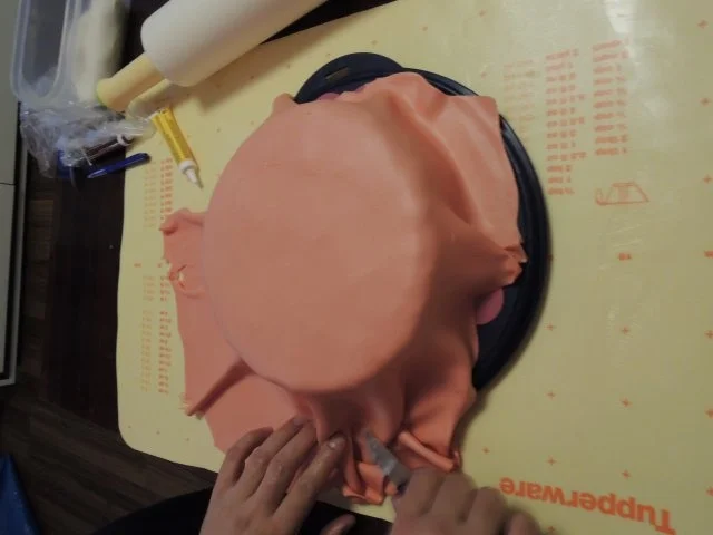 Rezept: Hello Kitty Torte (Oreo-Vanillecreme) Bild Nr. 7 Hello Kitty Torte (Oreo-Vanillecreme) - Rezept - Bild Nr. 7