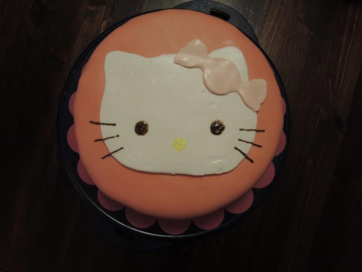 Hello Kitty Torte      (Oreo-Vanillecreme) - Rezept - Bild Nr. 9