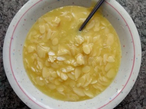 Rezept: Bienenstich-Käsekuchen Bild Nr. 6 Bienenstich-Käsekuchen - Rezept - Bild Nr. 6