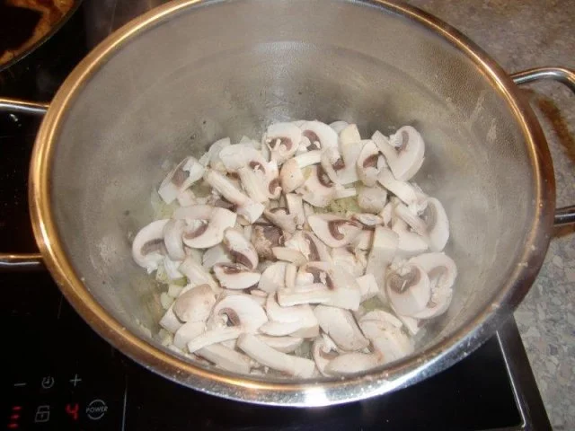 Jägerfrikadelle auf Kartoffelschmorkraut à la Heiko - Rezept - Bild Nr. 16