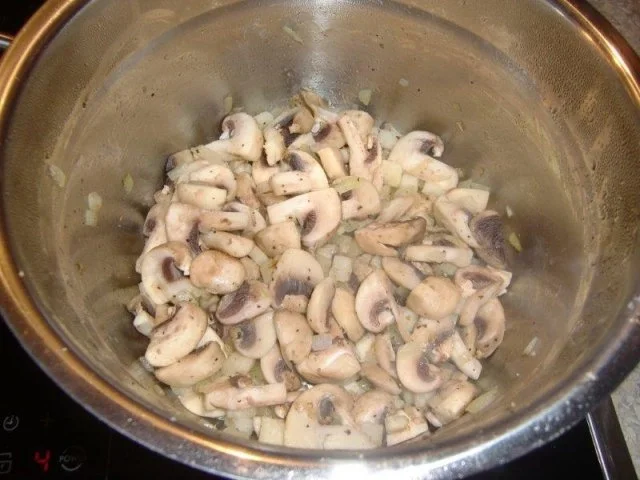 Jägerfrikadelle auf Kartoffelschmorkraut à la Heiko - Rezept - Bild Nr. 17