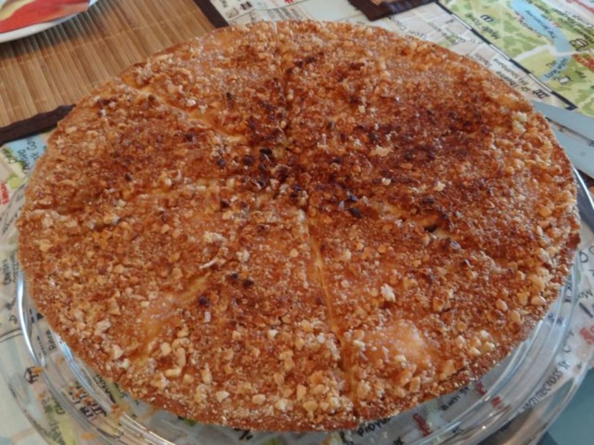 Vanille-Apfelkuchen mit gebrannter Mandelkruste - Rezept