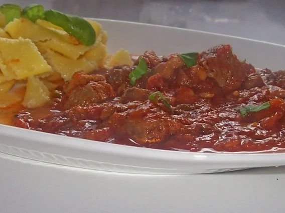 Würziges Gulasch "italienische Art" mit Mandelbutter-Pasta - Rezept - Bild Nr. 12