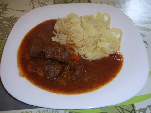 Würziges Gulasch "italienische Art" mit Mandelbutter-Pasta - Rezept - Bild Nr. 13