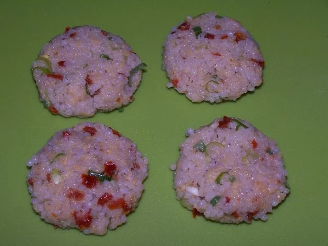 Graupenplätzchen mit Feldsalat - Rezept - Bild Nr. 3