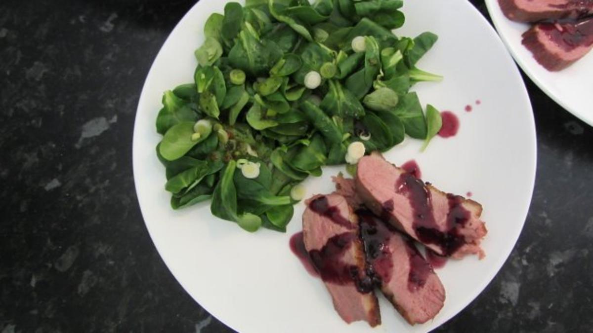 freifliegender Salat mit roter Ente - Rezept