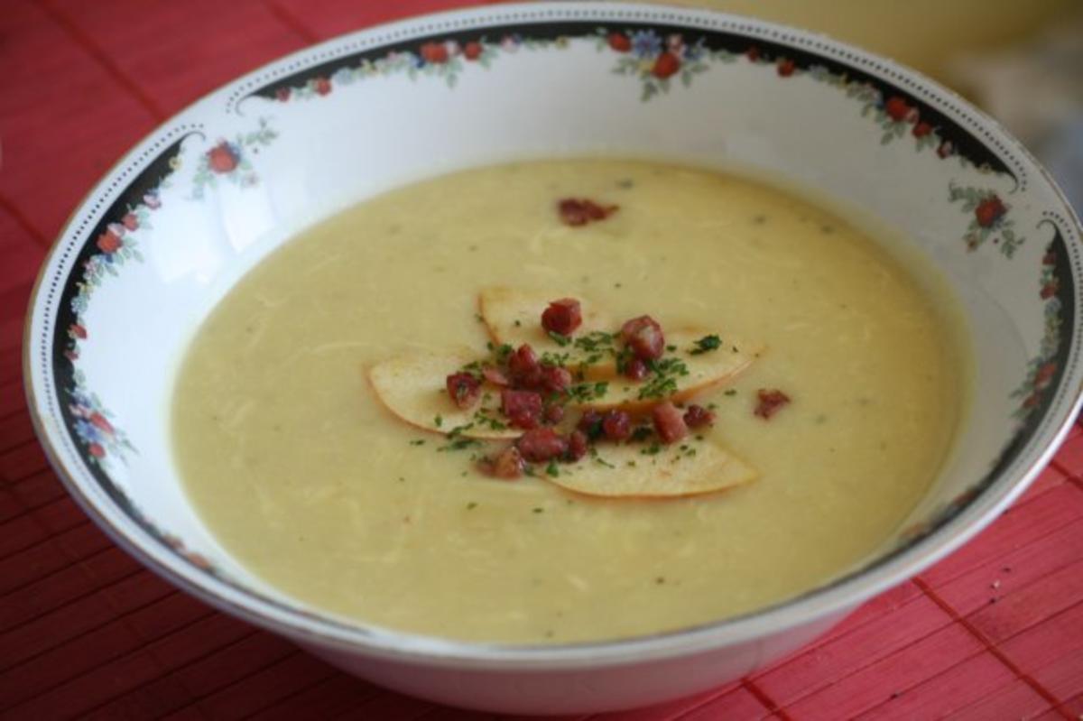 Kartoffelsuppe mit Käse, Apfel und Speck - Rezept Durch Erdbeere76