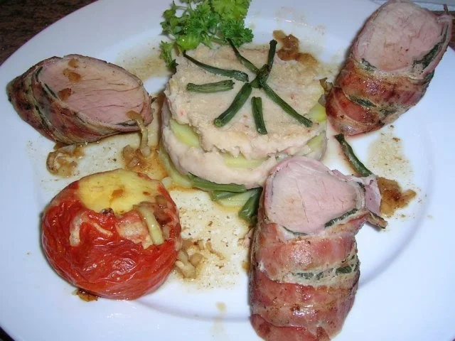 Schweinefilet nett verpackt an Bohnen-Kartoffeltörtchen - Rezept - Bild Nr. 5