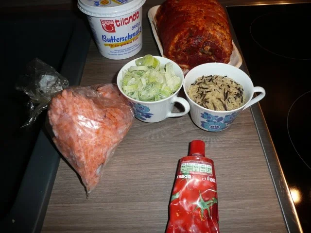 Zigeunerrollbraten , Wildreis ,  Frühlings - Salat - Rezept - Bild Nr. 2