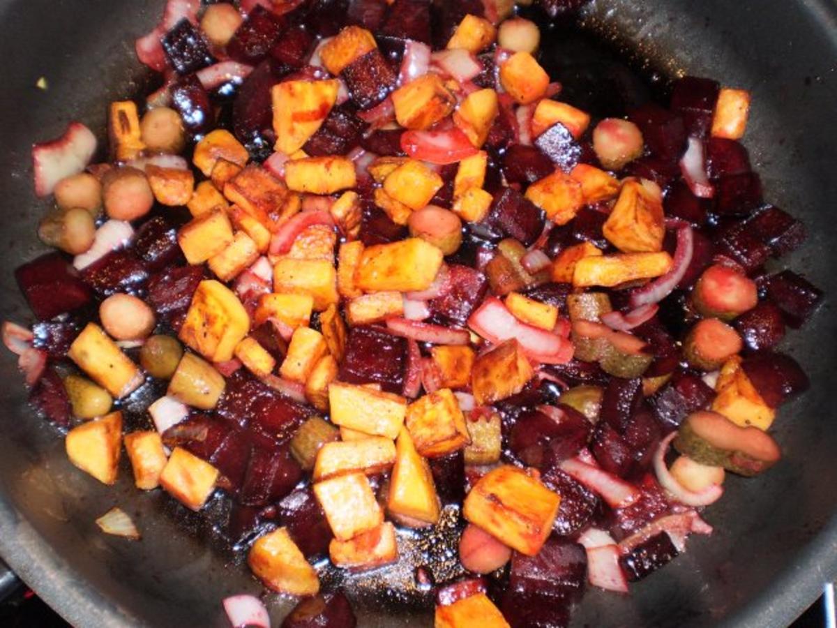 Rote-Beete-Süßkartoffel-Pfanne mit Räucherforelle - Rezept - Bild Nr. 2