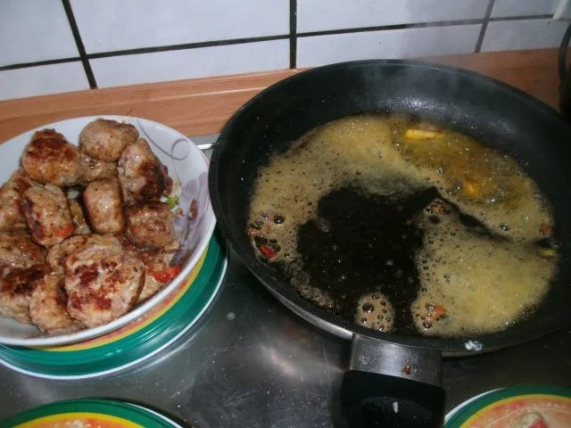 Zigeunerhackbällchen mit Kartoffelknödeltaler - Rezept - Bild Nr. 7