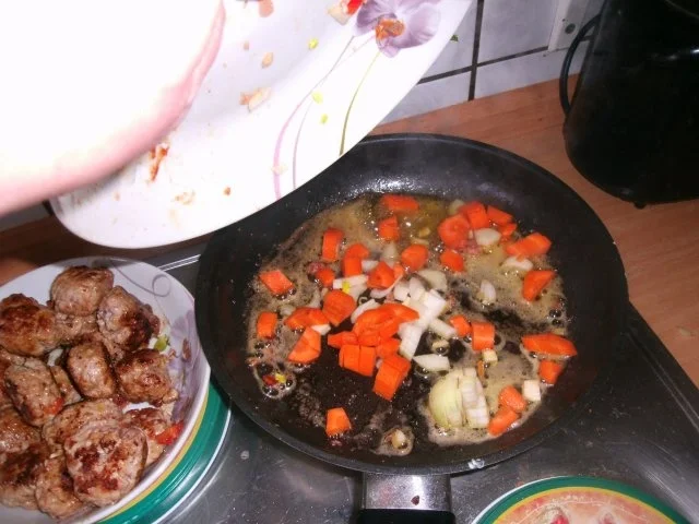 Zigeunerhackbällchen mit Kartoffelknödeltaler - Rezept - Bild Nr. 8