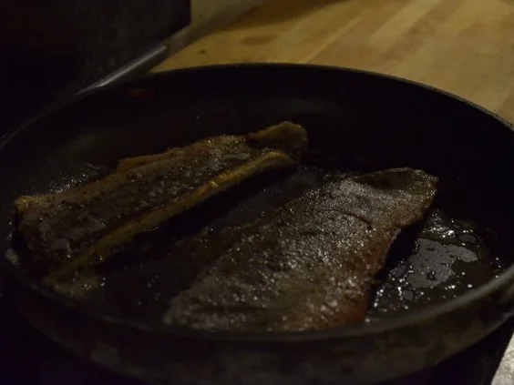 Rezept: Saibling an Kartoffel-Buttermilch-Schaum Bild Nr. 8 Saibling an Kartoffel-Buttermilch-Schaum - Rezept - Bild Nr. 8