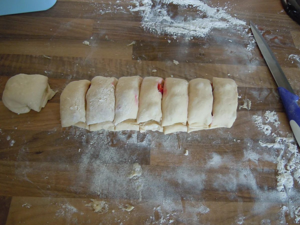 Rezept: Marzipan-Johannisbeer-Schnecken Bild Nr. 475 Marzipan-Johannisbeer-Schnecken - Rezept - Bild Nr. 475