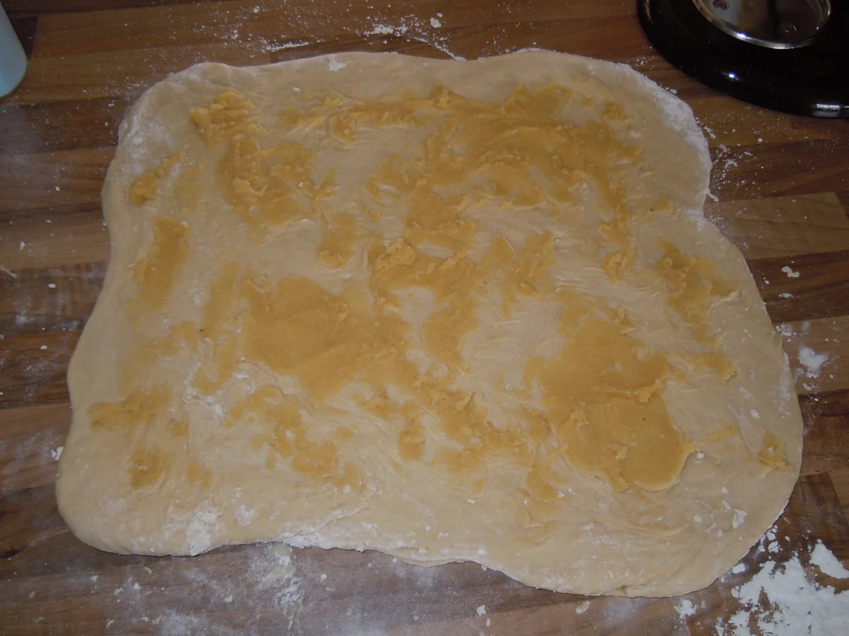 Rezept: Marzipan-Johannisbeer-Schnecken Bild Nr. 478 Marzipan-Johannisbeer-Schnecken - Rezept - Bild Nr. 478