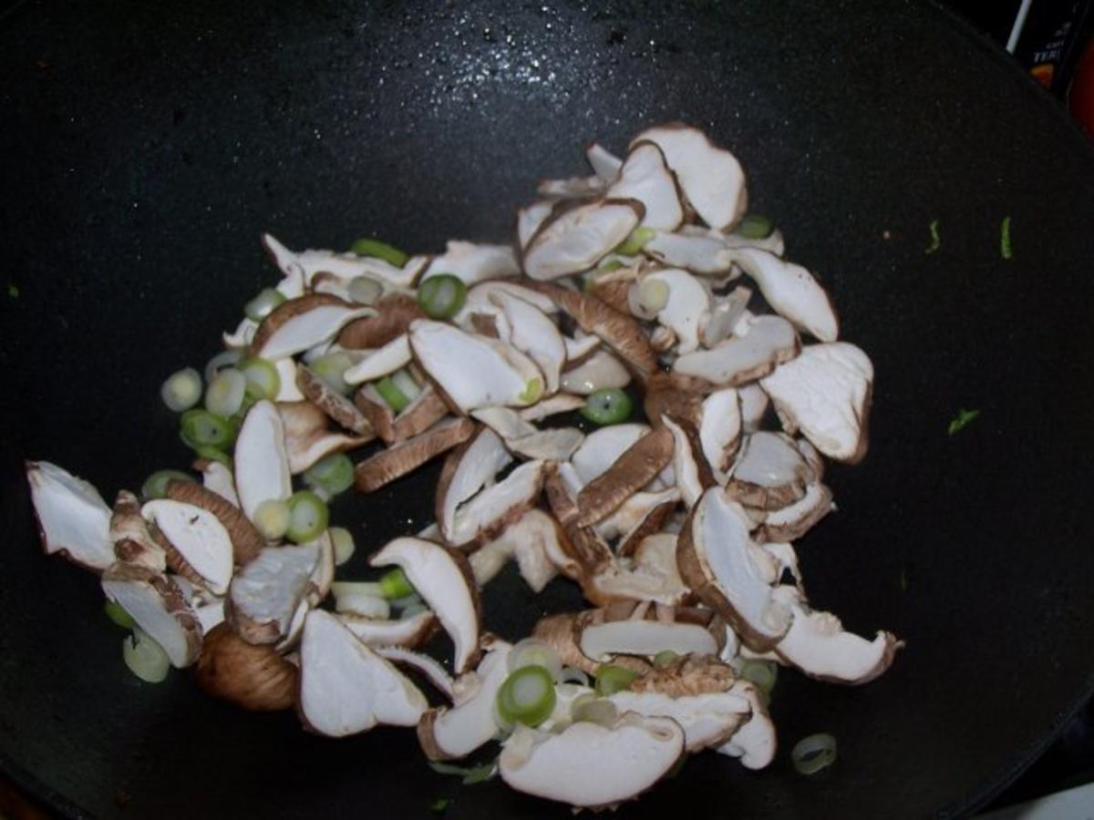Geschmorte Shiitake-Pilze mit Yuzu-Soße - Rezept - Bild Nr. 4