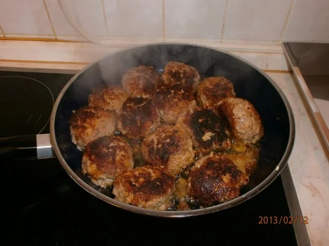 Überbackene Pizza-Pflanzer'l mit tomatiger Sahne-Pilz-Soße - Rezept - Bild Nr. 5