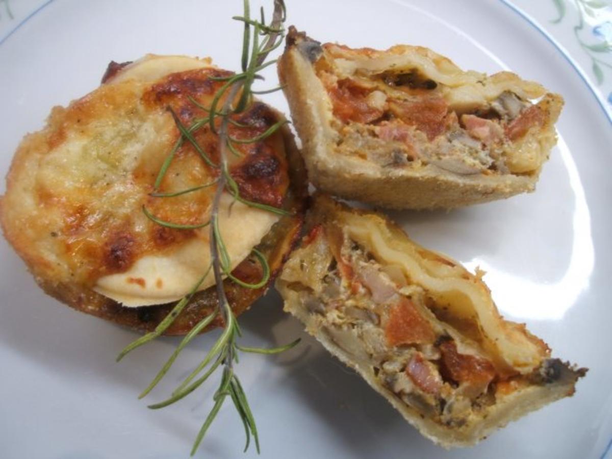 Bilder für Pikantes Backen: Pizzatörtchen mit Strudelteig - Rezept