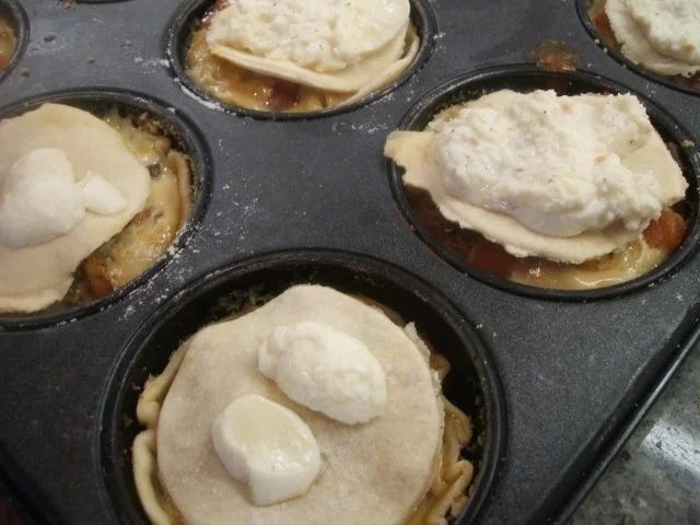 Pikantes Backen: Pizzatörtchen mit Strudelteig - Rezept - Bild Nr. 17