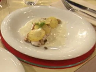 Wolfsbarschfilet mit Kartoffeln und Pilzen (Oliver Beerhenke) - Rezept