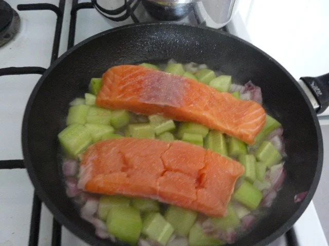 Rezept: Bandnudeln mit Lachs Bild Nr. 4 Bandnudeln mit Lachs - Rezept - Bild Nr. 4