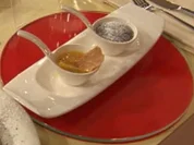 Schoko-Kaffee-Kuchen mit Haselnusscrunch und Mandarinen (Sara Nuru) - Rezept