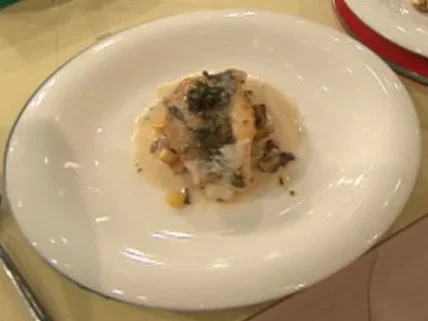 Wolfsbarschfilet mit Kartoffeln und Pilzen à la Henssler - Rezept