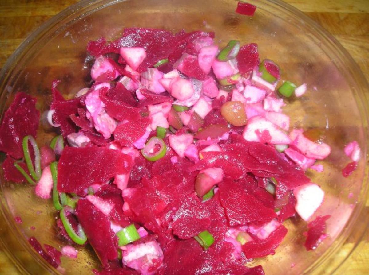 Matjessalat mit roten Rüben (rote Beete) - Rezept - Bild Nr. 2
