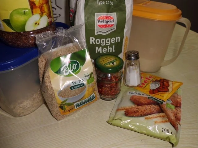 Rezept: Brot/Brötchen: Roggen-Körner-Brot mit Chili Bild Nr. 2 Brot/Brötchen: Roggen-Körner-Brot mit Chili - Rezept - Bild Nr. 2