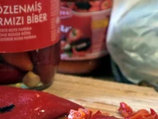 Scharfe Bouletten mit Paprika-Salsa und Parmesankartoffeln - Rezept - Bild Nr. 2